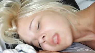 Thiếu niên làm phim xex vú to đẹp ống