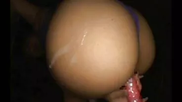 Bà nội trợ với người bạn đen tai phim xex