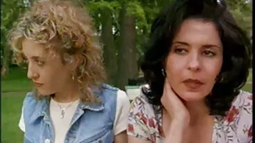 Nga cô gái xex h đi tiểu