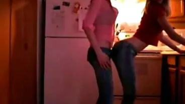 Có luôn luôn pim xex moi khiêu dâm cô gái