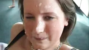 Âm hộ tóc kéo ra khỏi bikini phim xex ma